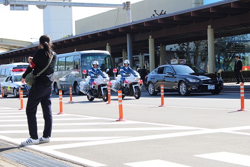 警衛（車列）