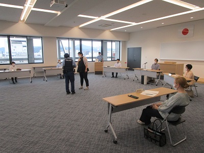 高知警察署７階会議室