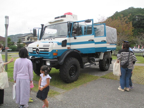 警察車両