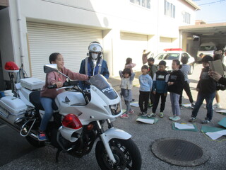 宇佐小学校警察署見学