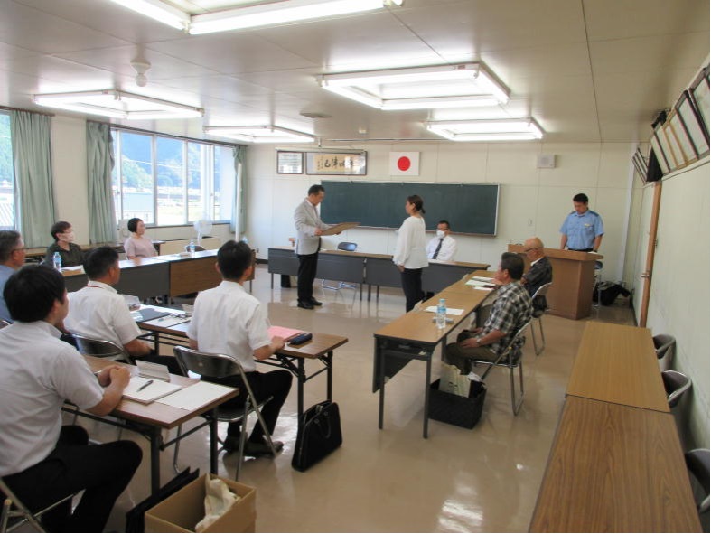 委員への感謝状贈呈