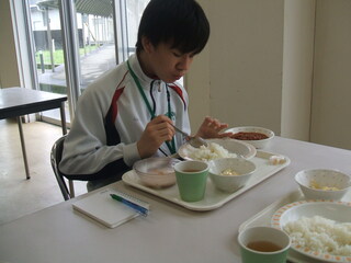 警察学校での昼食