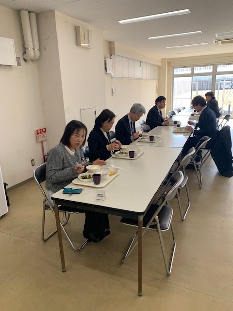 警察学校での昼食の様子 警察学校での昼食の様子