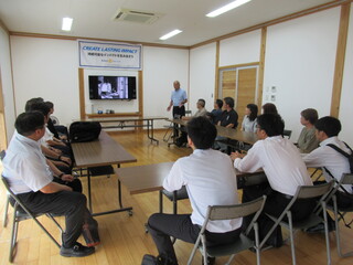 藤村製絲記念館の見学の様子